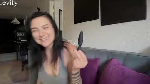 Levity online show from 18, 9, 2025