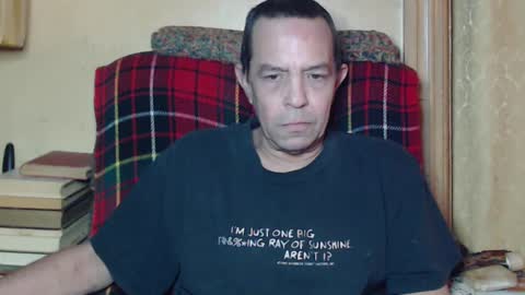 Snapshot of levon48 chatting on 4, 1, 2025 levon48 online show from 4, 1, 2025