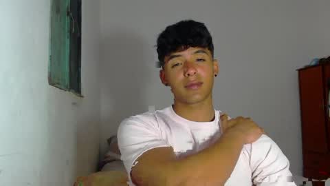 i  am lewis ly EDUARDO MEMDOZA15 online show from 4, 5, 2026