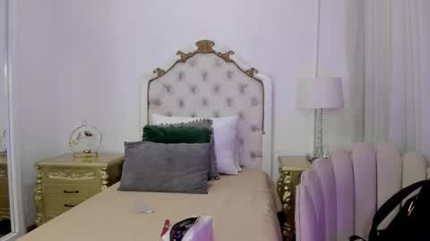    online show from 25, 10, 2025