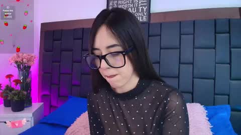 Lexi Howard  online show from 26, 11, 2025