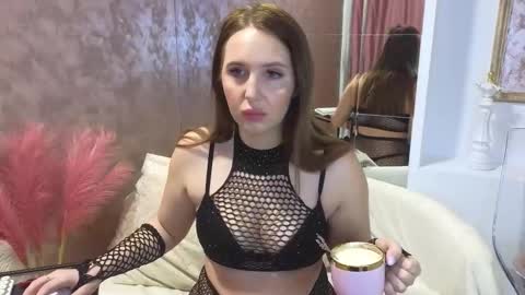 LEXXY online show from 6, 3, 2025