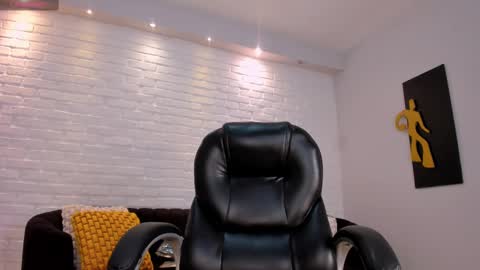 Lexie  online show from 13, 2, 2025