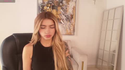 Lexie  online show from 28, 6, 2026
