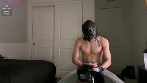 Snapshot of lexxxcazzo chatting on 16, 10, 2025 Dromaeosaurex online show from 16, 10, 2025