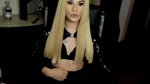 eva lexy you may call me Miss online show from 20, 10, 2025