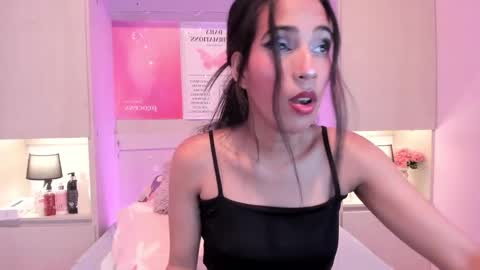 L I A  online show from 25, 9, 2025