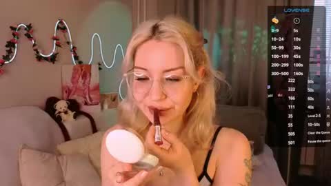 Lily online show from 9, 7, 2026