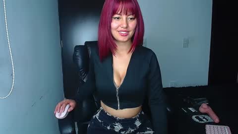 Snapshot of leydysexlover chatting on 12, 9, 2025 Leydy online show from 12, 9, 2025