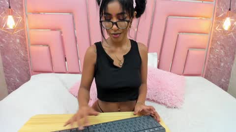 Leyla online show from 6, 1, 2025