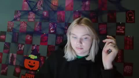 Leyla online show from 28, 10, 2025