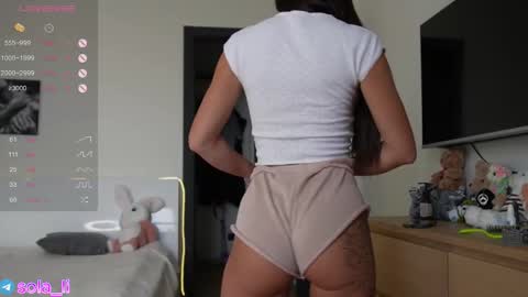 Leyla ly Ill be here Tuesday Thursday Friday Saturday Sunday online show from 16, 10, 2025