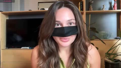 Leyla online show from 5, 10, 2025