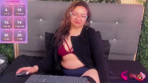 Leyla smithh online show from 11, 9, 2025