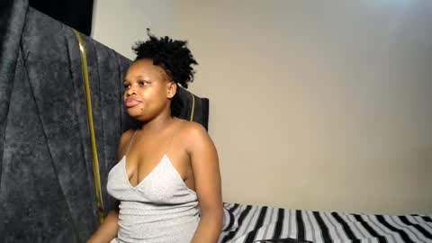 Leylawalker online show from 25, 7, 2026