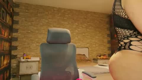 Leyla online show from 3, 3, 2026