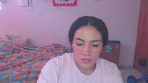 leylapregnant online show from 30, 9, 2025