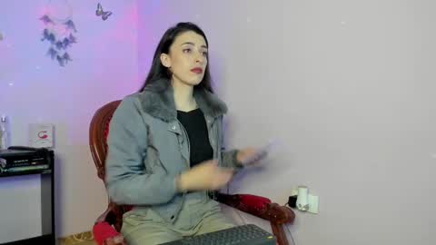 Leyna online show from 5, 3, 2025