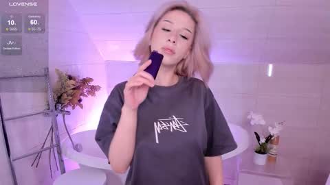 Snapshot of lezy_liza chatting on 20, 9, 2025 Lisa online show from 20, 9, 2025