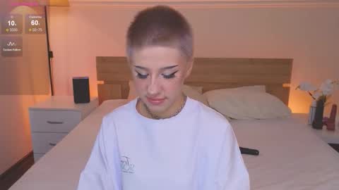 Snapshot of lezy_liza chatting on 9, 10, 2025 Lisa online show from 9, 10, 2025