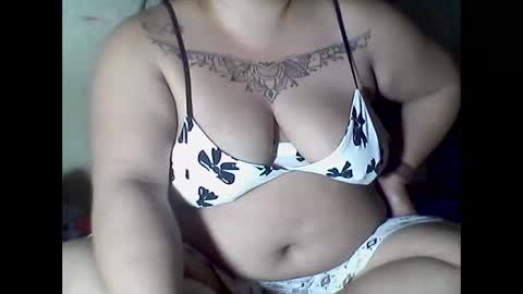 Snapshot of lhiannash33 chatting on 14, 11, 2025 lhiannash33 online show from 14, 11, 2025