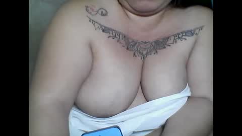 Snapshot of lhiannash33 chatting on 27, 11, 2025 lhiannash33 online show from 27, 11, 2025