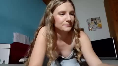 Snapshot of lia06_ chatting on 22, 12, 2025 lia06_ online show from 22, 12, 2025