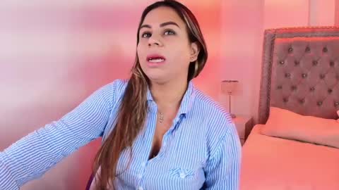 Lia  online show from 5, 6, 2026