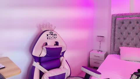 Lia  online show from 12, 6, 2026