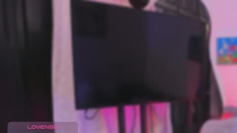 Snapshot of lia_daniiels01 chatting on 11, 3, 2025 V A L online show from 11, 3, 2025