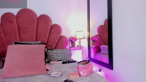 Lia Jhonson online show from 5, 5, 2026