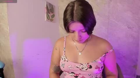 lia_little18 online show from 22, 2, 2025