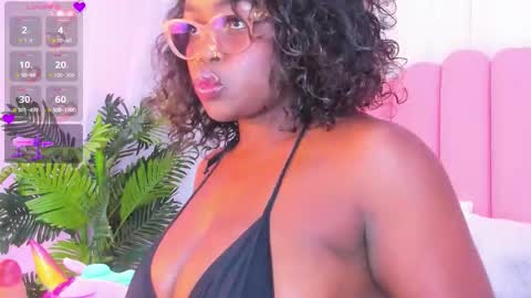 lia_queen18 online show from 27, 10, 2025