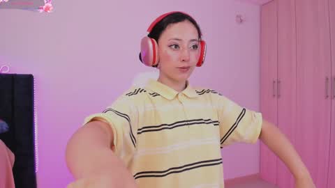 Little Queen Lia  online show from 8, 2, 2025