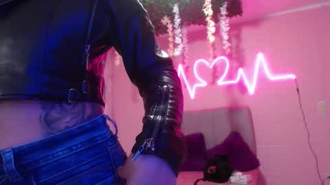 Snapshot of lia_rose_6 chatting on 17, 12, 2025 Lia online show from 17, 12, 2025