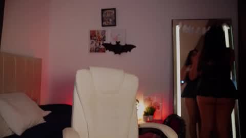 Lia  online show from 22, 10, 2025