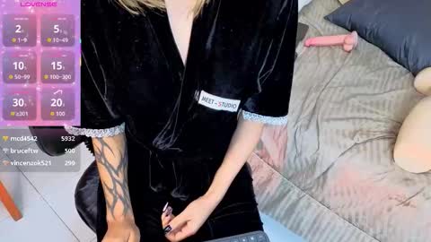 lia summer1 online show from 25, 11, 2025