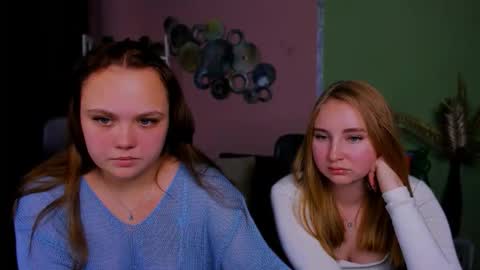 Snapshot of lia_sunset chatting on 5, 10, 2025 Lia online show from 5, 10, 2025