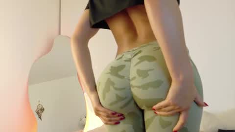 Snapshot of lia_tinez chatting on 19, 6, 2026 Lia online show from 19, 6, 2026