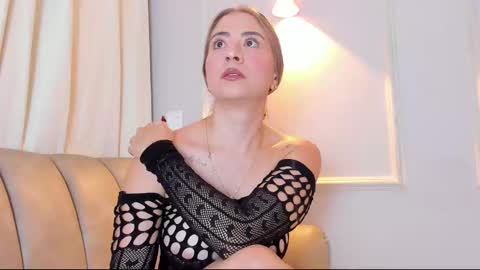 Snapshot of lia_walton__ chatting on 12, 2, 2026 liz walton online show from 12, 2, 2026