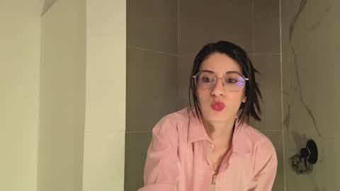 Snapshot of liaaa___ chatting on 28, 9, 2025 Lia  online show from 28, 9, 2025