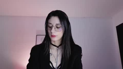 Lia  online show from 6, 11, 2025