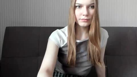 Julia  online show from 30, 4, 2026
