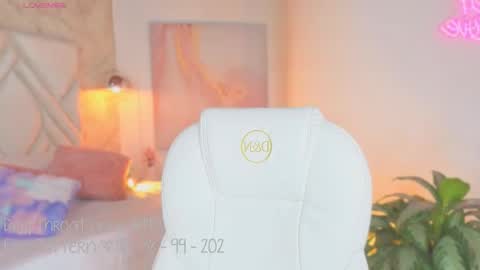 Lia Cox online show from 1, 10, 2025