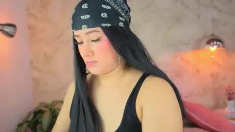 Lia Cox online show from 4, 12, 2025