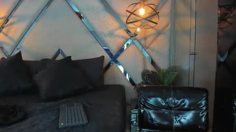 Snapshot of liah_grey8 chatting on 25, 2, 2026 ---Liah--- online show from 25, 2, 2026