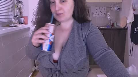 miss Lia  colection for travel online show from 10, 10, 2025