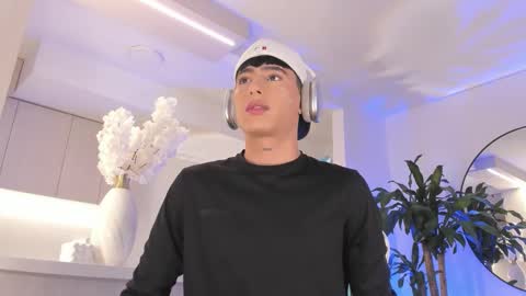 Liam online show from 25, 2, 2026