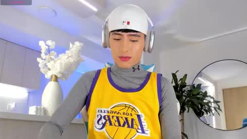 Liam online show from 4, 3, 2026