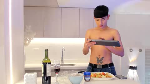 Liam online show from 8, 3, 2026